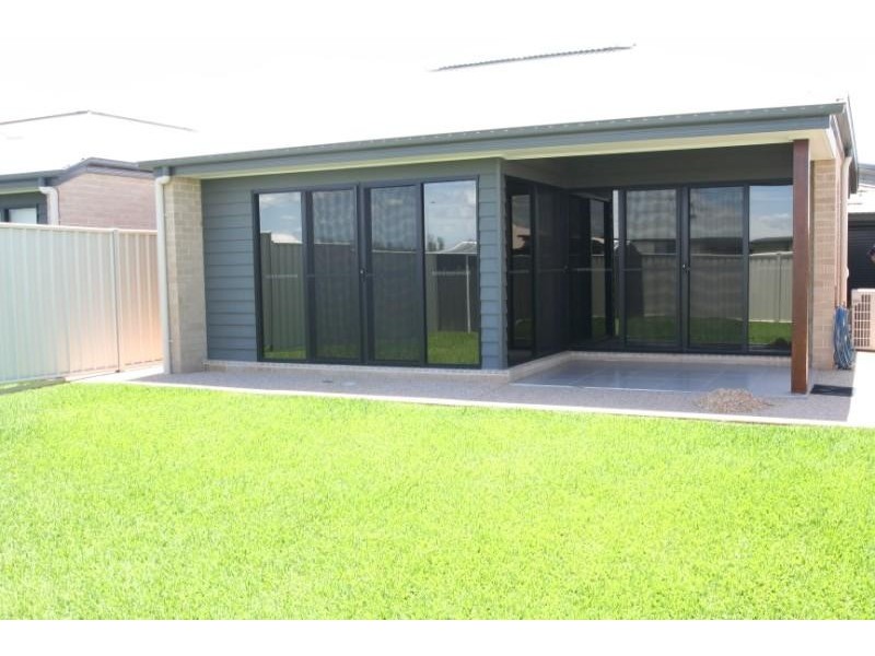 7b Desgrand Street, Emerald QLD 4720