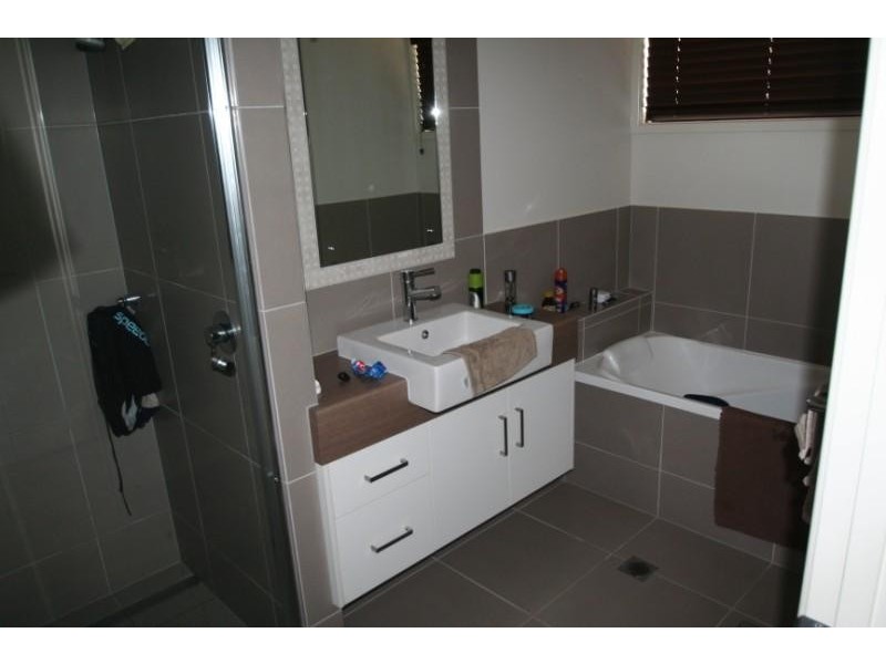 7b Desgrand Street, Emerald QLD 4720