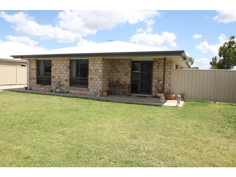 26 Wright Street, Emerald QLD 4720