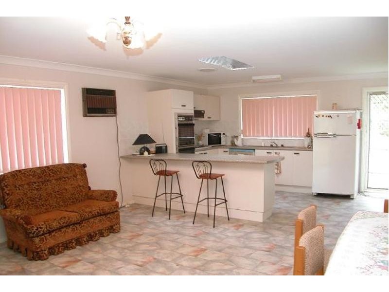 10 Renown Avenue, Shoalhaven Heads NSW 2535