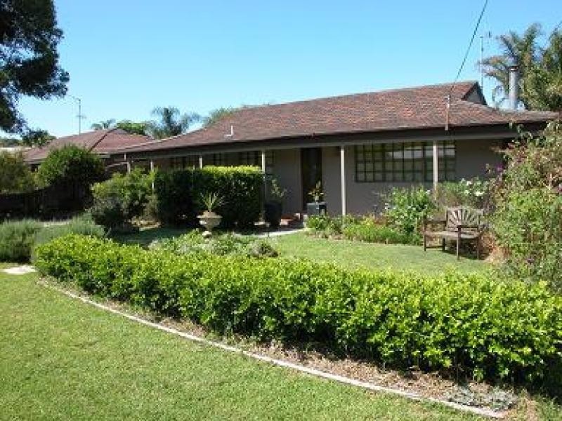 18 LOVEGROVE STREET, Shoalhaven Heads NSW 2535