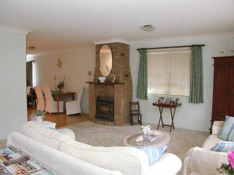 18 LOVEGROVE STREET, Shoalhaven Heads NSW 2535