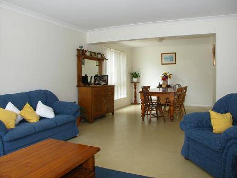 21 RAVENSCLIFFE ROAD, Shoalhaven Heads NSW 2535