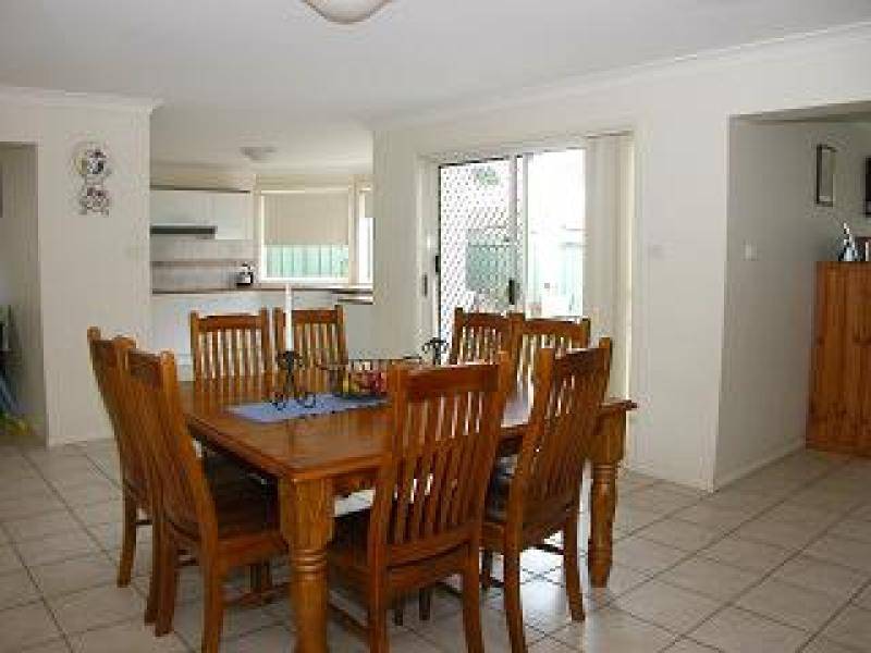 21 RAVENSCLIFFE ROAD, Shoalhaven Heads NSW 2535