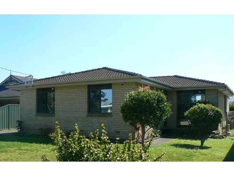 27 RAVENSCLIFFE ROAD, Shoalhaven Heads NSW 2535