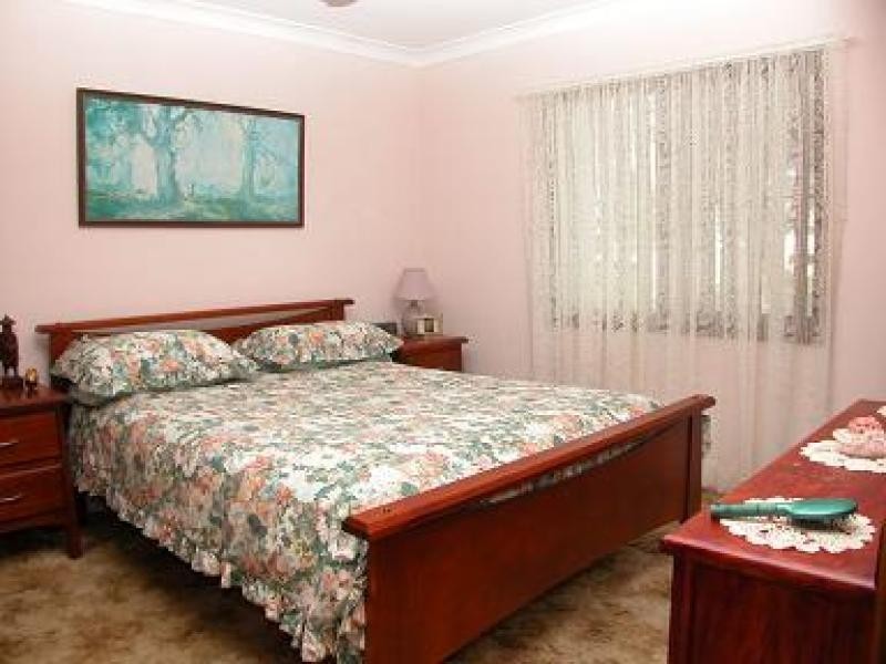 27 RAVENSCLIFFE ROAD, Shoalhaven Heads NSW 2535