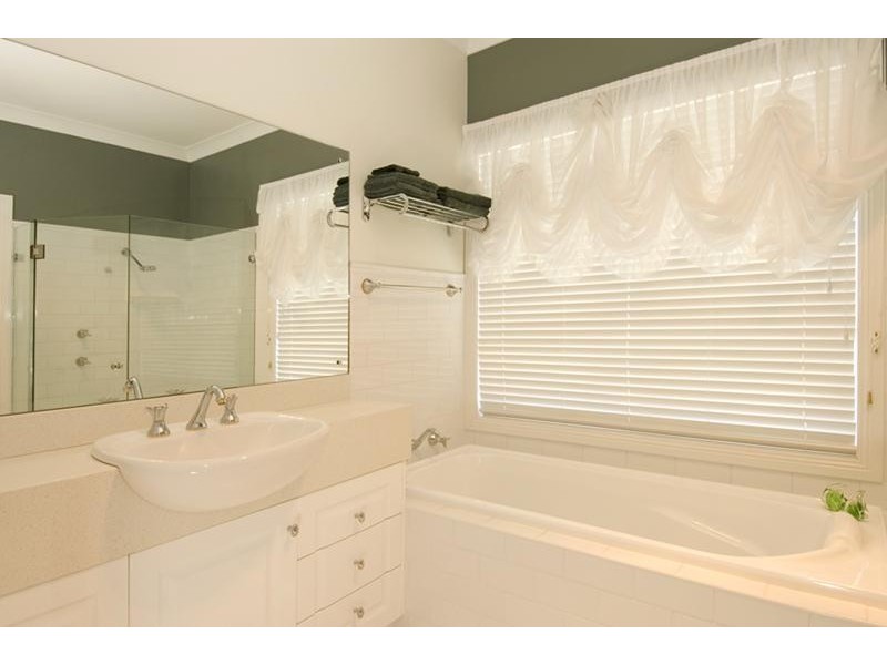 25 Woolstencraft Street, Shoalhaven Heads NSW 2535