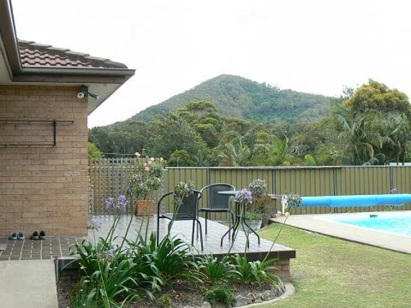 11 Ravenscliffe Road, Shoalhaven Heads NSW 2535