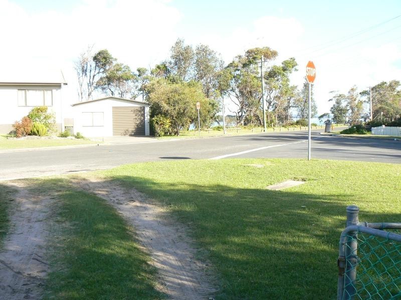 61 River Road, Shoalhaven Heads NSW 2535