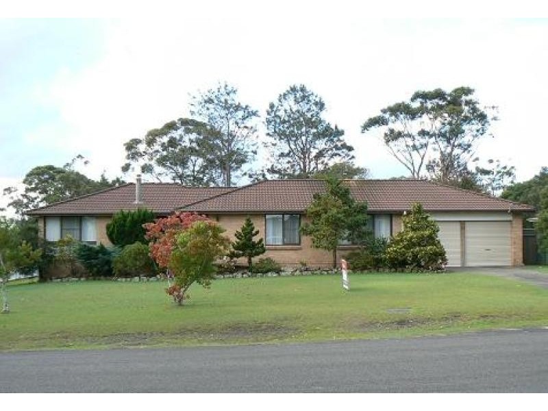 11 Ravenscliffe Road, Shoalhaven Heads NSW 2535