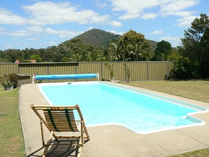 11 Ravenscliffe Road, Shoalhaven Heads NSW 2535