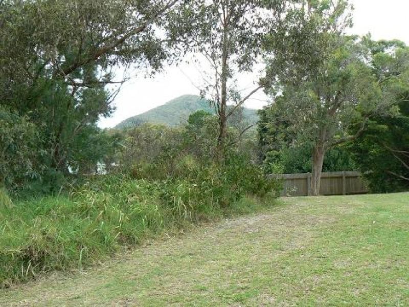 11 Ravenscliffe Road, Shoalhaven Heads NSW 2535