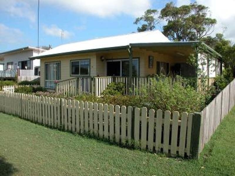 26 McIntosh Street, Shoalhaven Heads NSW 2535