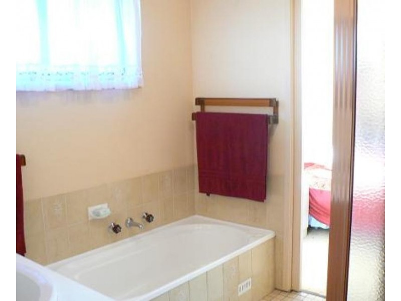 9 Gray Close, Shoalhaven Heads NSW 2535