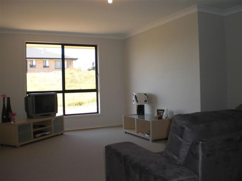 5 Koma Place, Bega NSW 2550