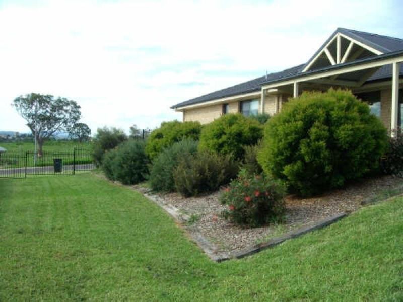 5 Koma Place, Bega NSW 2550