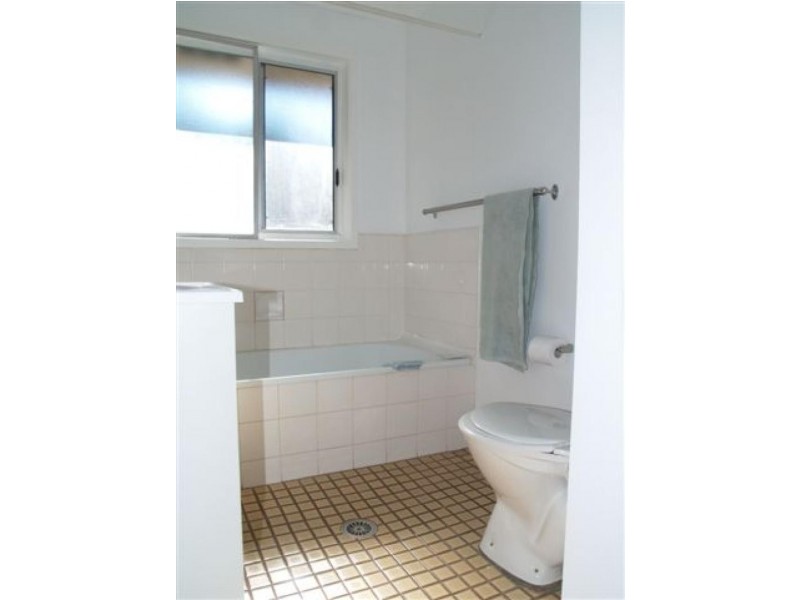 96 Ravenswood St, Bega NSW 2550