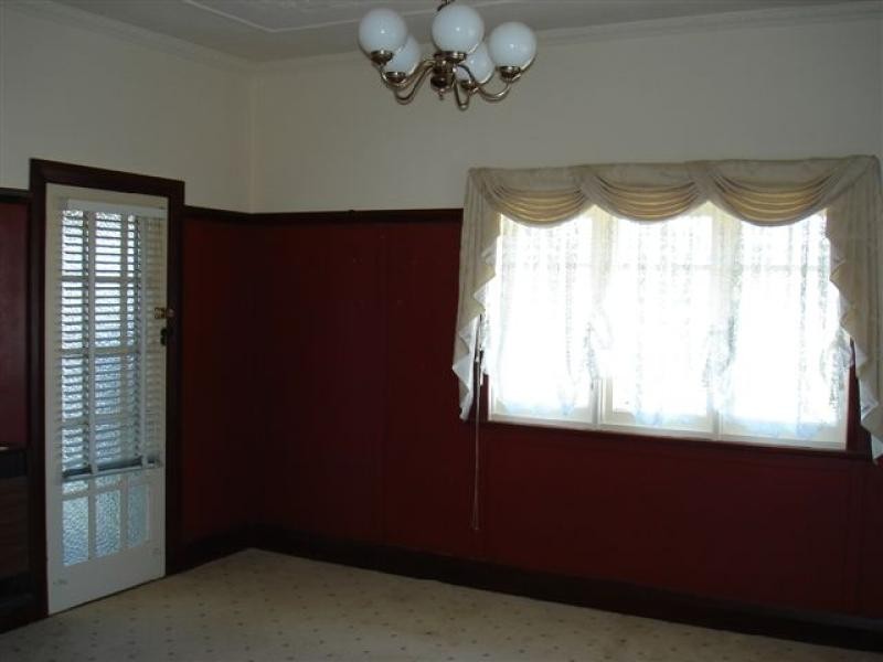 1 Gordon St, Bega NSW 2550