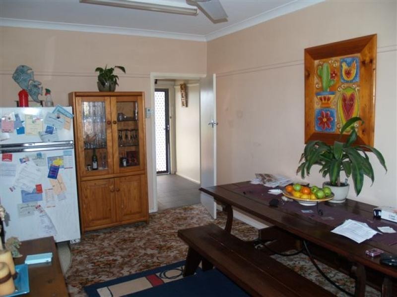 8 Blomfield Ave, Bega NSW 2550