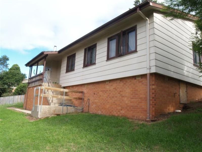 27 Girraween Crescent, Bega NSW 2550