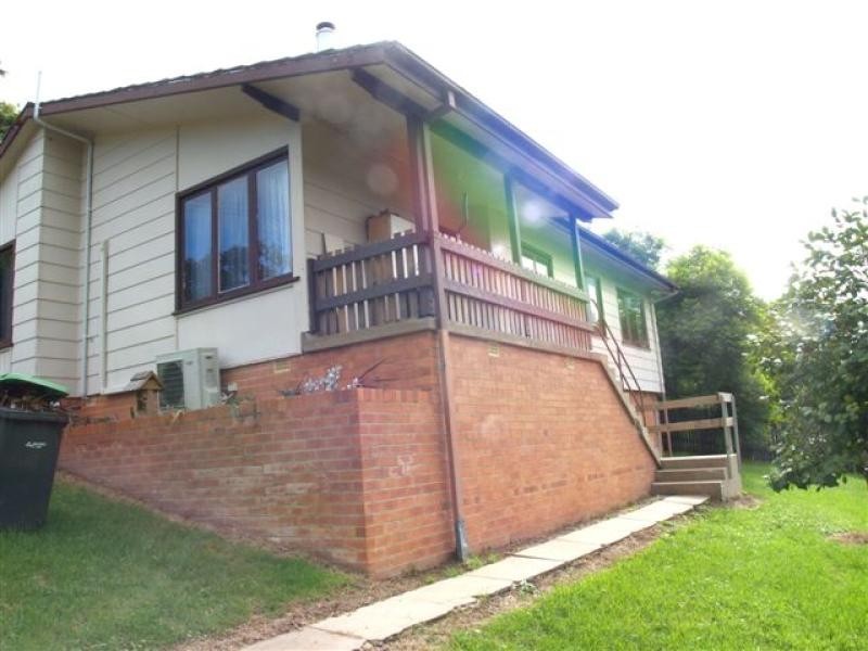 27 Girraween Crescent, Bega NSW 2550