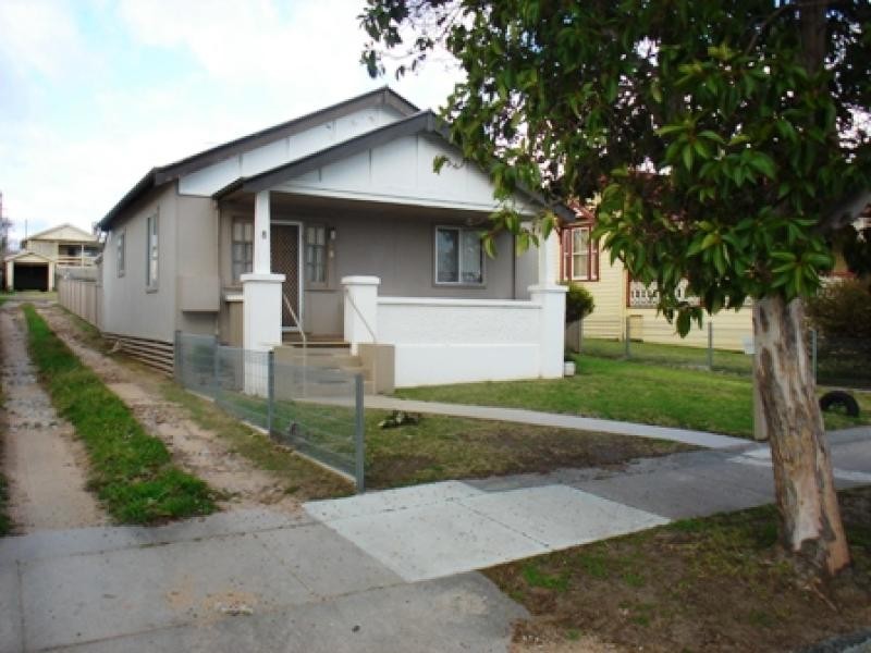 8 CANNING ST, Bega NSW 2550