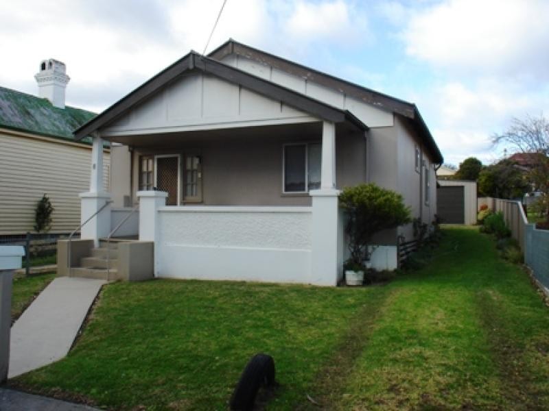 8 CANNING ST, Bega NSW 2550