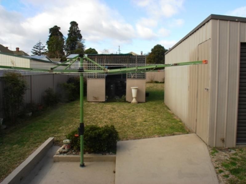 8 CANNING ST, Bega NSW 2550