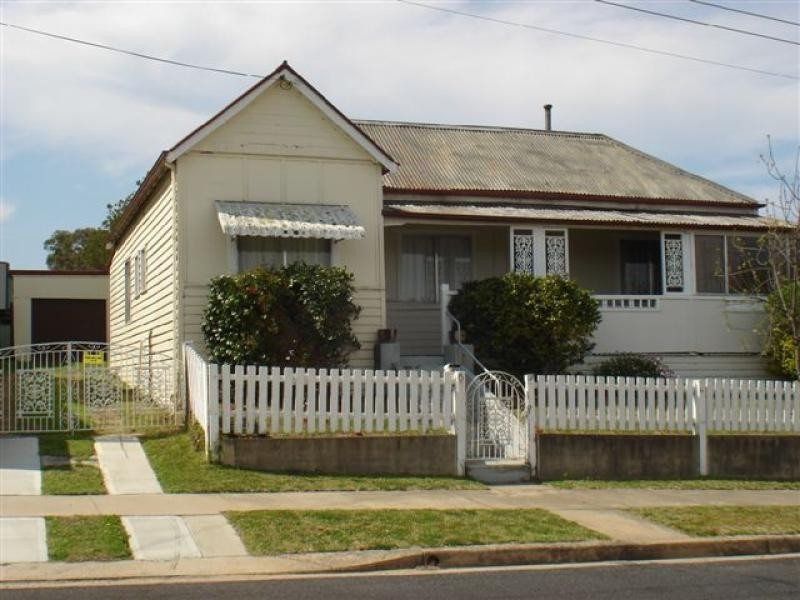 6 HEATH STREET, Bega NSW 2550