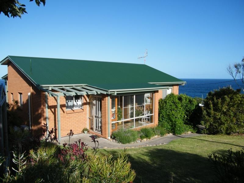 11 Illoura Street, Tathra NSW 2550