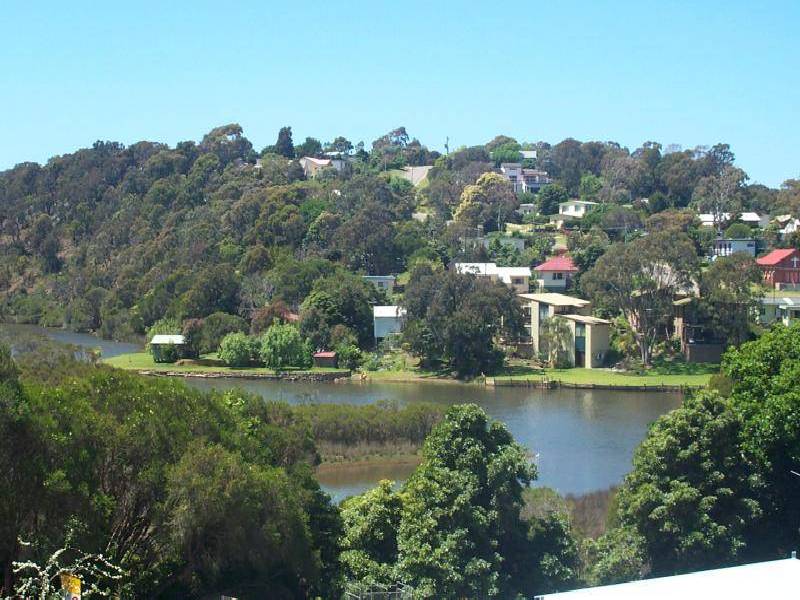 5 HENWOOD ST, Merimbula NSW 2548