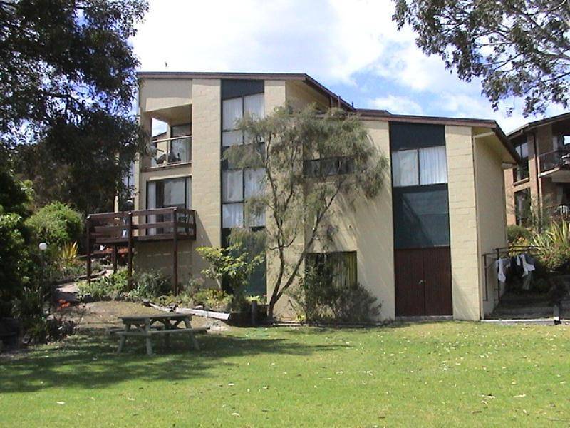 5 HENWOOD ST, Merimbula NSW 2548