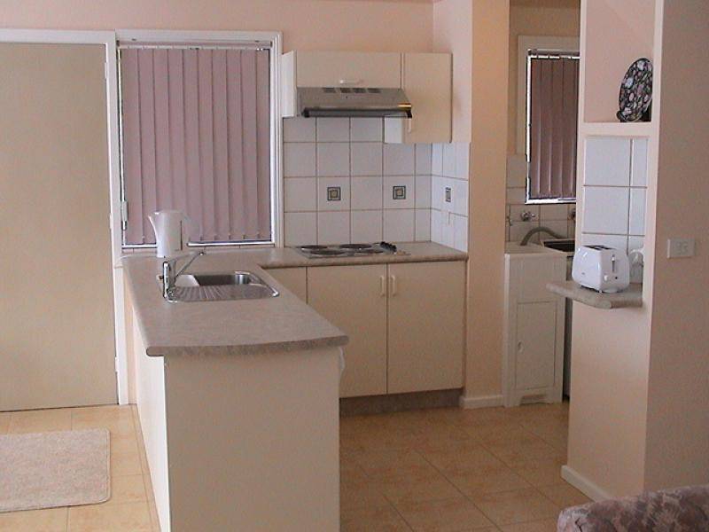 5 HENWOOD ST, Merimbula NSW 2548