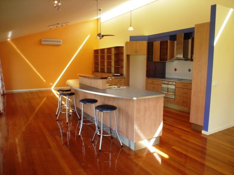 2 McKillop Crt, Tura Beach NSW 2548