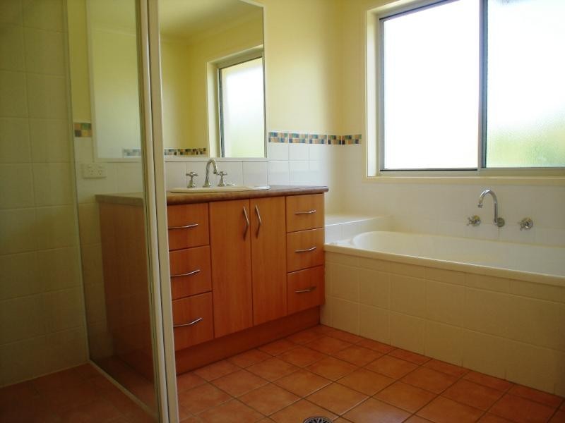 2 McKillop Crt, Tura Beach NSW 2548