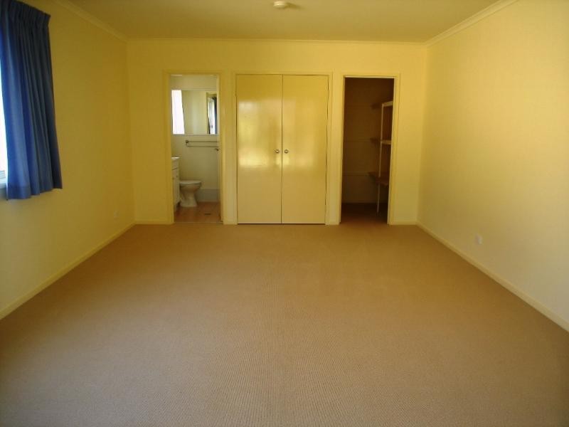 2 McKillop Crt, Tura Beach NSW 2548