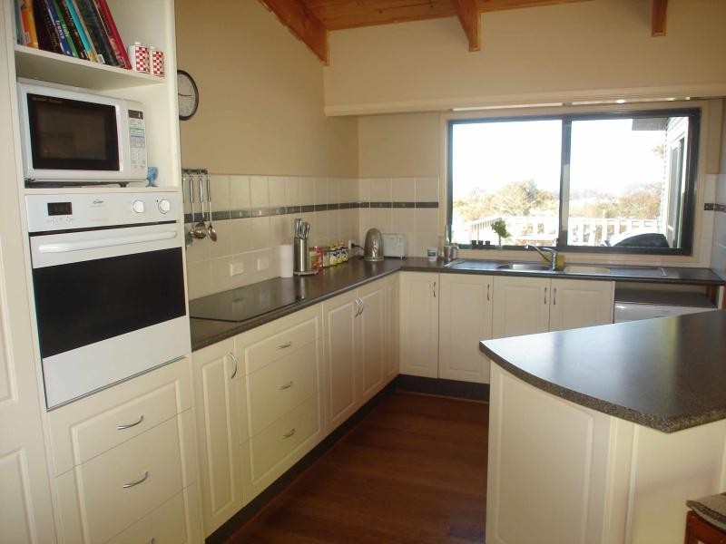 37 JOHN CLOSE, Merimbula NSW 2548