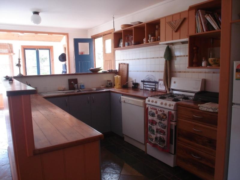 84 EMERALD CRESCENT, Wallagoot NSW 2550