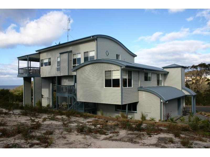 2 CASEY JAYNE COURT, Tura Beach NSW 2548