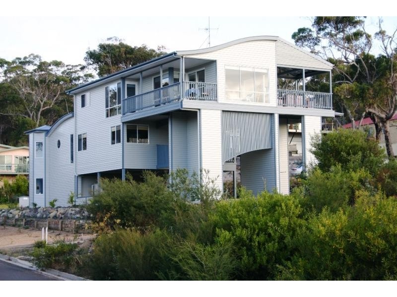 2 CASEY JAYNE COURT, Tura Beach NSW 2548