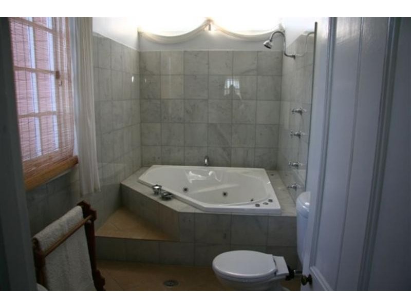 2/4 Mt Darragh Rd ” Roan Horse Inn”, Pambula NSW 2549