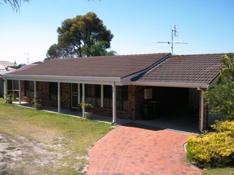 18 Yarrawood ave, Merimbula NSW 2548
