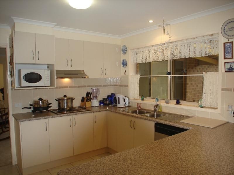 14 Flora Crt, Tura Beach NSW 2548