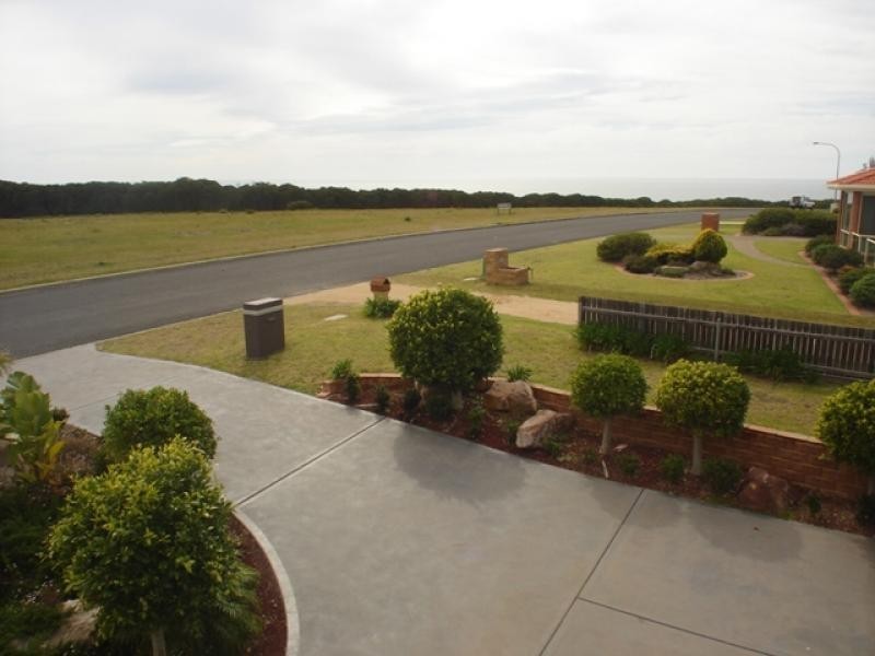 111 Headland Drive, Tura Beach NSW 2548