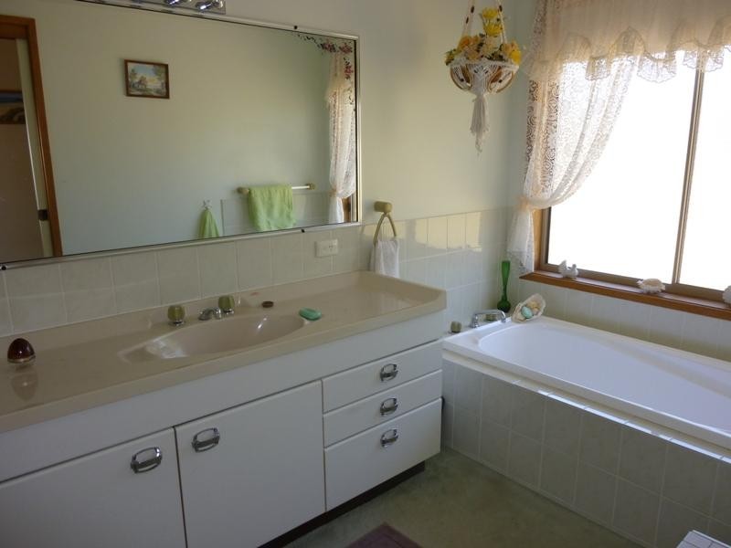 10 View st, Merimbula NSW 2548