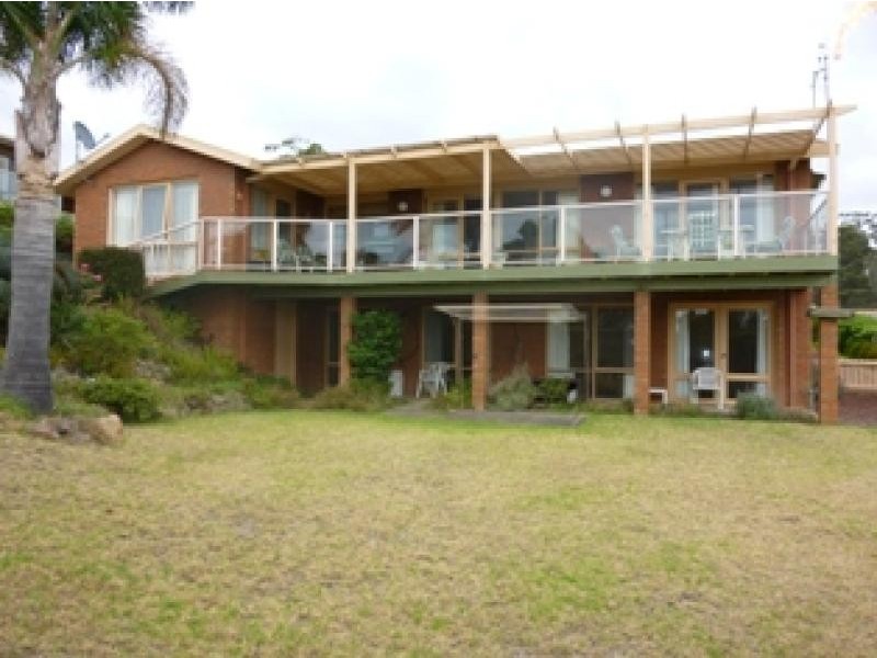 8 Golf Circuit, Tura Beach NSW 2548