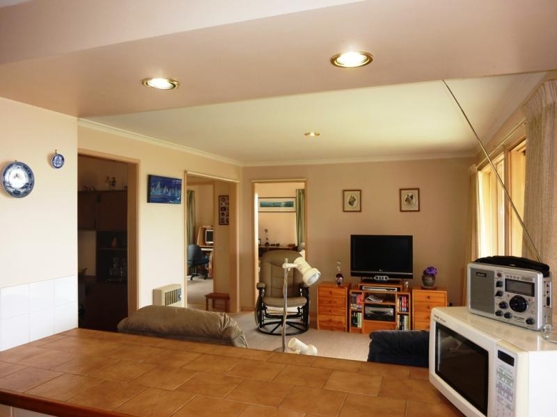 8 Golf Circuit, Tura Beach NSW 2548