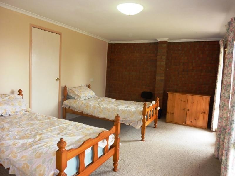 8 Golf Circuit, Tura Beach NSW 2548