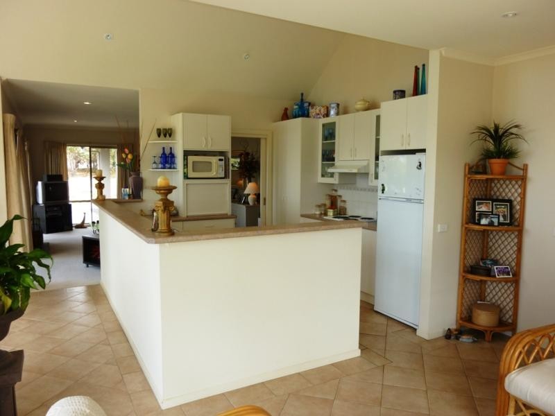 64 Stringybark Place, Millingandi NSW 2549