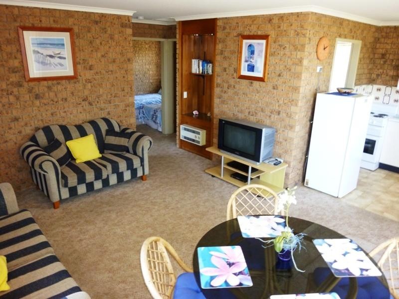 Unit 2/23 Ocean Drive, Merimbula NSW 2548